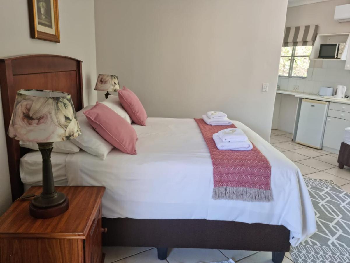 Loerie Guesthouse Hoedspruit Exterior photo