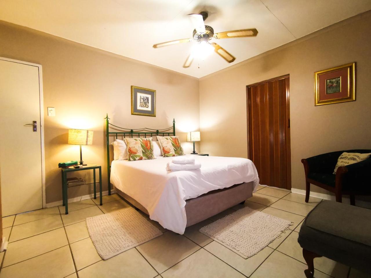 Loerie Guesthouse Hoedspruit Exterior photo